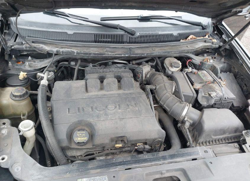 Photo 10 of 2010 Lincoln Mkt N/A (VIN 2LMHJ5ARXABJ20494)