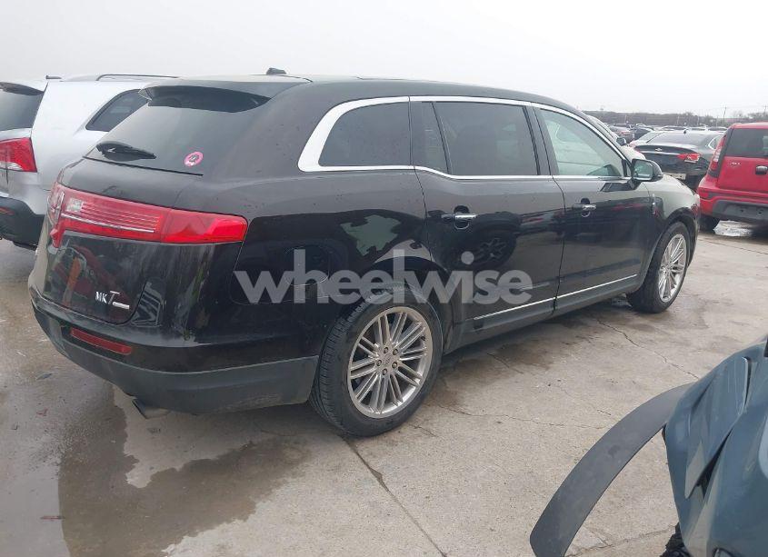 Photo 4 of 2014 Lincoln Mkt ECOBOOST (VIN 2LMHJ5AT1EBL52418)