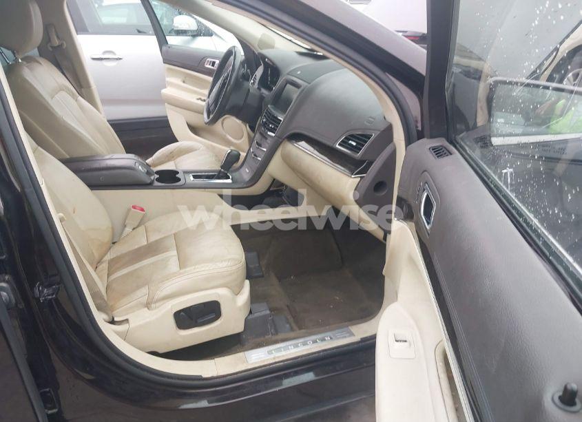 Photo 5 of 2014 Lincoln Mkt ECOBOOST (VIN 2LMHJ5AT1EBL52418)