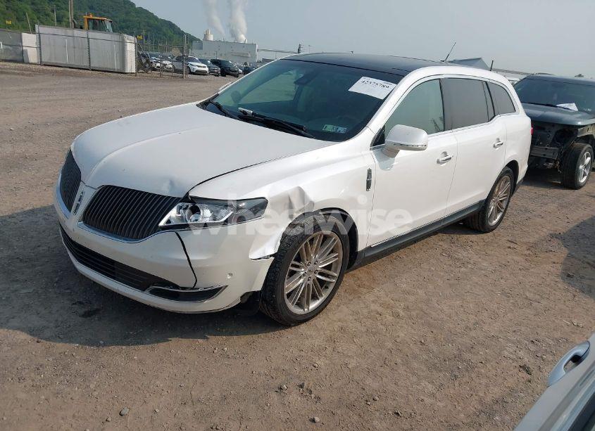 Photo 2 of 2013 Lincoln Mkt ECOBOOST (VIN 2LMHJ5AT2DBL55441)