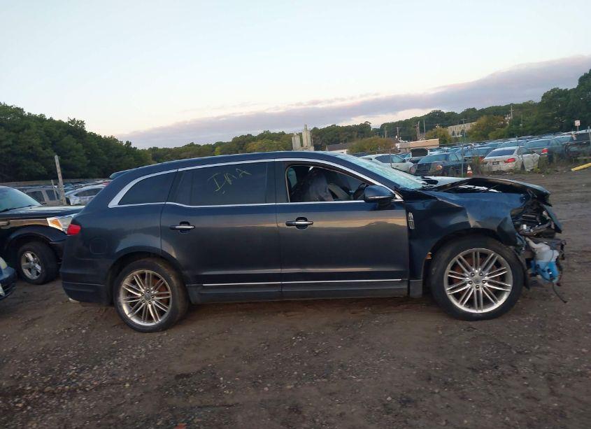 Photo 12 of 2014 Lincoln Mkt ECOBOOST (VIN 2LMHJ5AT2EBL50581)