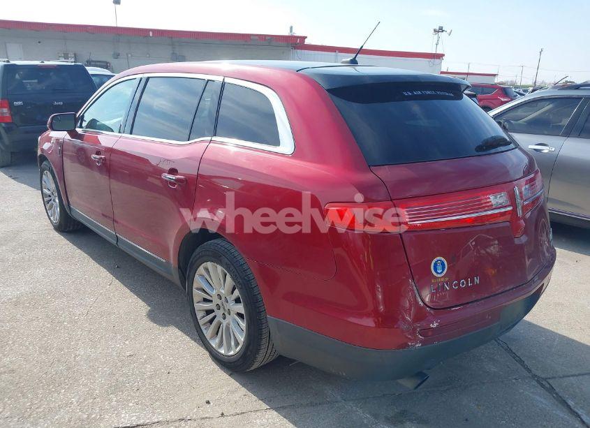 Photo 3 of 2014 Lincoln Mkt ECOBOOST (VIN 2LMHJ5AT9EBL55440)