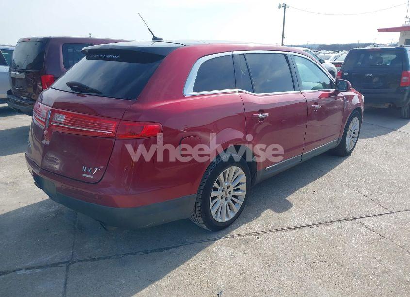 Photo 4 of 2014 Lincoln Mkt ECOBOOST (VIN 2LMHJ5AT9EBL55440)