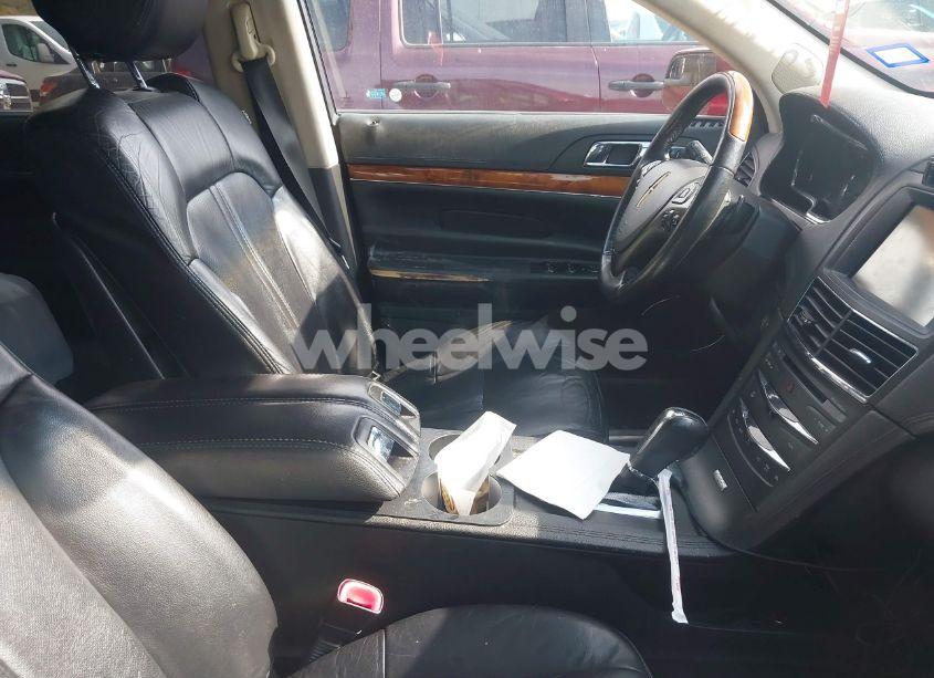 Photo 5 of 2014 Lincoln Mkt ECOBOOST (VIN 2LMHJ5AT9EBL55440)