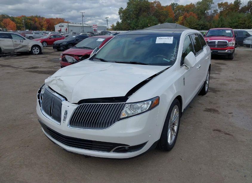 Photo 2 of 2013 Lincoln Mkt ECOBOOST (VIN 2LMHJ5ATXDBL53856)