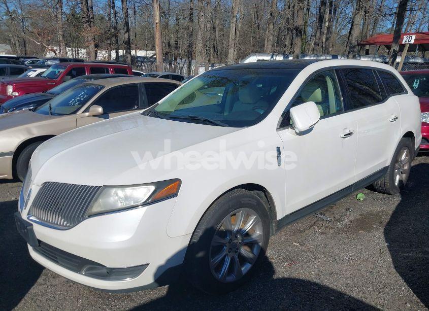 Photo 2 of 2014 Lincoln Mkt ECOBOOST (VIN 2LMHJ5ATXEBL53521)