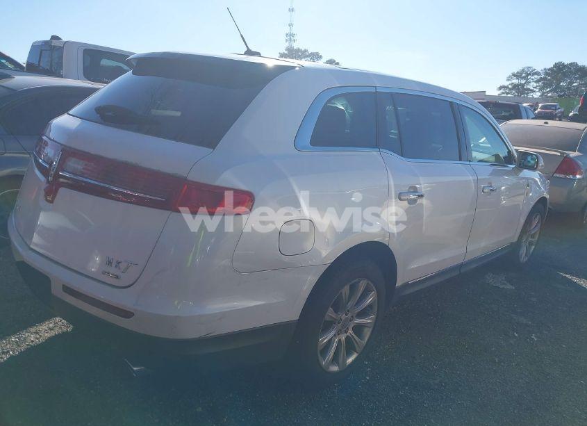 Photo 4 of 2014 Lincoln Mkt ECOBOOST (VIN 2LMHJ5ATXEBL53521)