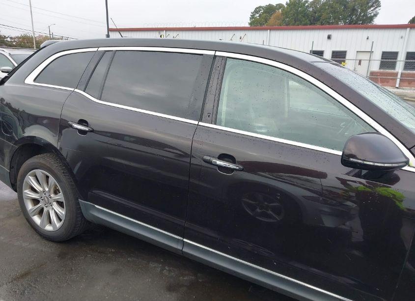 Photo 13 of 2014 Lincoln Mkt (VIN 2LMHJ5FKXEBL51803)