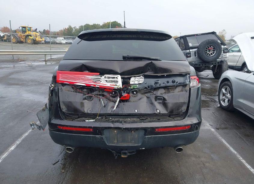 Photo 16 of 2014 Lincoln Mkt (VIN 2LMHJ5FKXEBL51803)