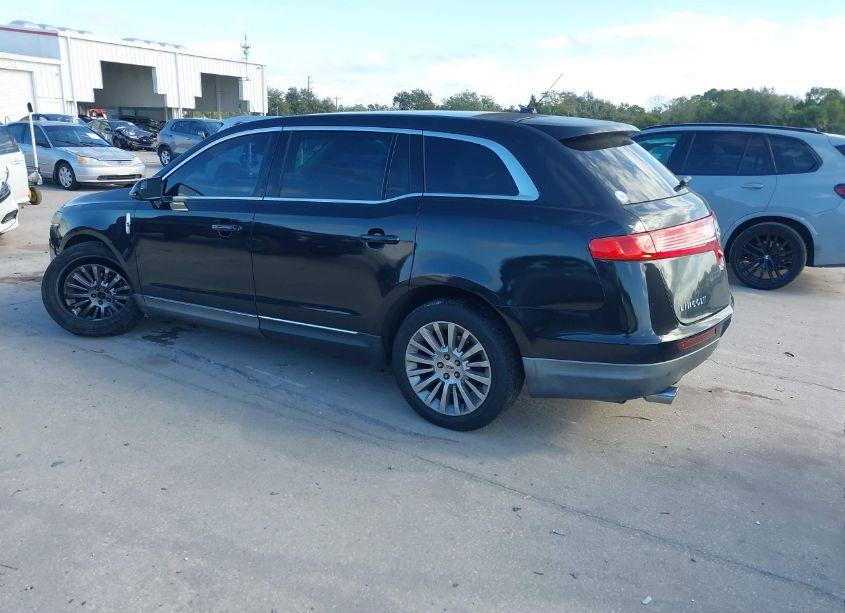 Photo 3 of 2010 Lincoln Mkt N/A (VIN 2LMHJ5FR3ABJ03318)