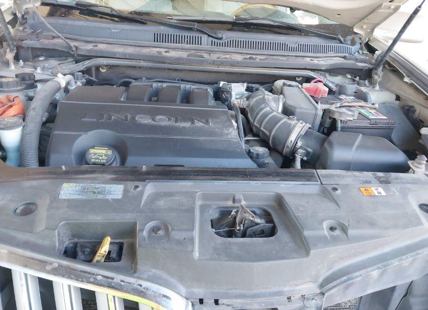 Photo 10 of 2010 Lincoln Mkt N/A (VIN 2LMHJ5FR6ABJ11428)