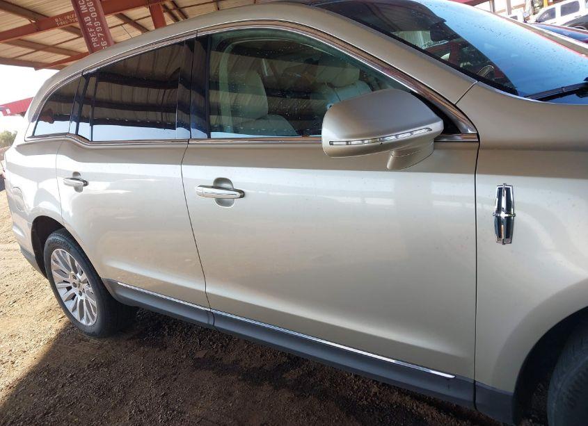 Photo 14 of 2010 Lincoln Mkt N/A (VIN 2LMHJ5FR6ABJ11428)