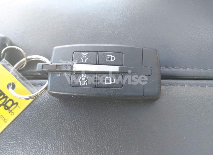 Photo 11 of 2010 Lincoln Mkt N/A (VIN 2LMHJ5FR8ABJ12659)