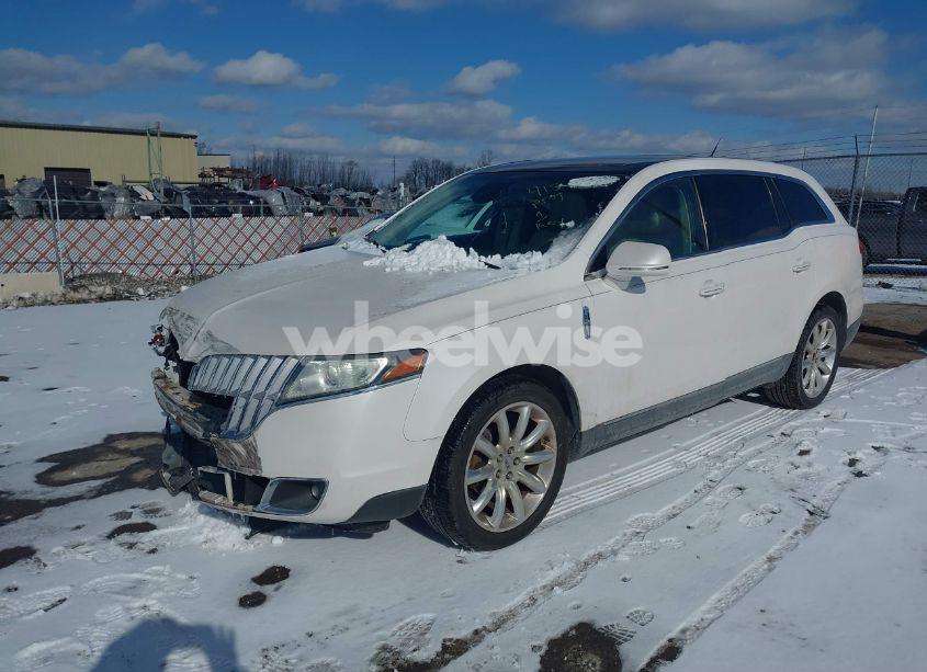 Photo 2 of 2010 Lincoln Mkt N/A (VIN 2LMHJ5FR8ABJ12659)