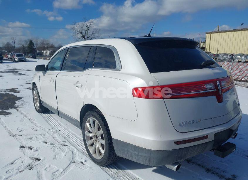Photo 3 of 2010 Lincoln Mkt N/A (VIN 2LMHJ5FR8ABJ12659)
