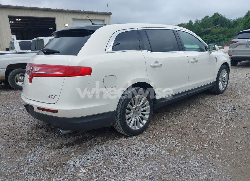 Photo 4 of 2012 Lincoln Mkt N/A (VIN 2LMHJ5FR8CBL53429)