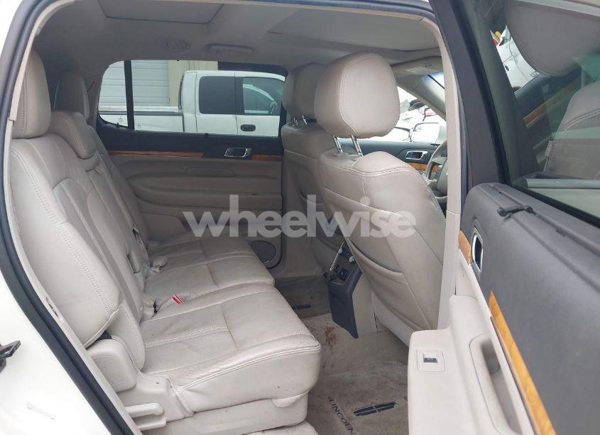Photo 8 of 2012 Lincoln Mkt N/A (VIN 2LMHJ5FR8CBL53429)