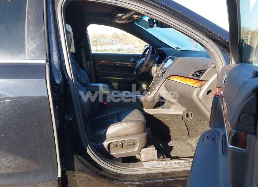 Photo 5 of 2018 Lincoln Mkt LIVERY (VIN 2LMHJ5NK5JBL02245)