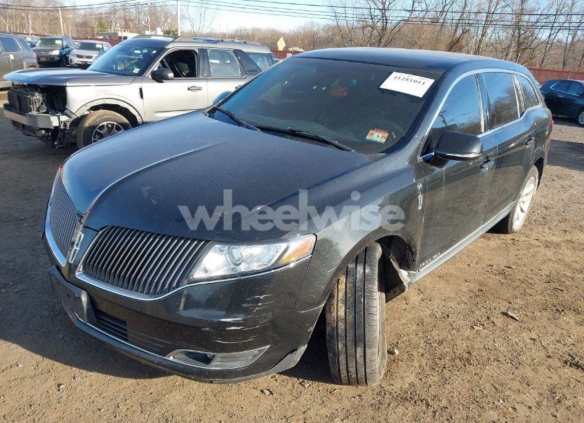 Photo 2 of 2015 Lincoln Mkt LIVERY (VIN 2LMHJ5NK8FBL01100)