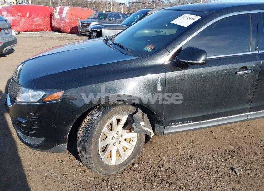 Photo 6 of 2015 Lincoln Mkt LIVERY (VIN 2LMHJ5NK8FBL01100)