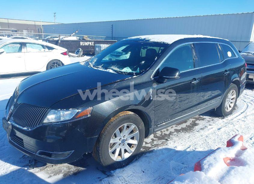 Photo 2 of 2015 Lincoln Mkt LIVERY (VIN 2LMHJ5NK9FBL01235)