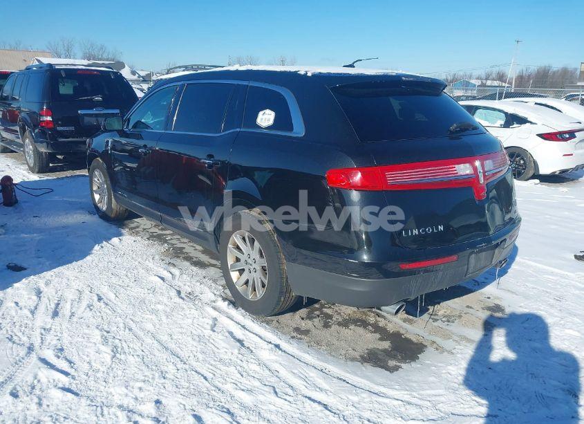 Photo 3 of 2015 Lincoln Mkt LIVERY (VIN 2LMHJ5NK9FBL01235)