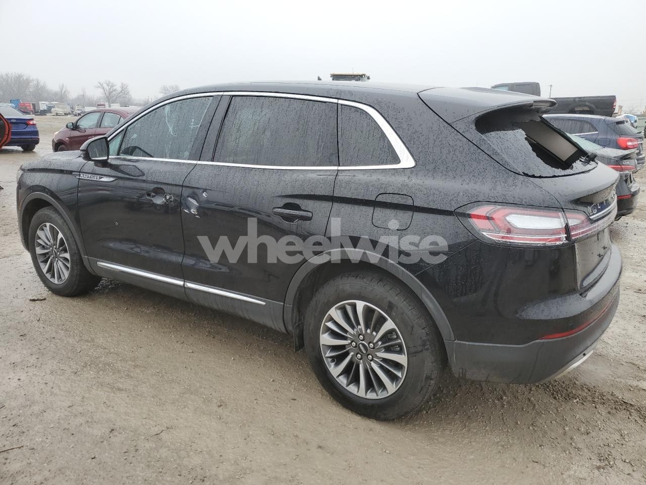 Photo 2 of 2022 LINCOLN NAUTILUS (VIN 2LMPJ6J91NBL13205)