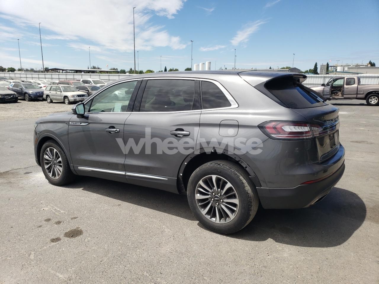 Photo 2 of 2022 LINCOLN NAUTILUS N/A (VIN 2LMPJ6J91NBL25824)