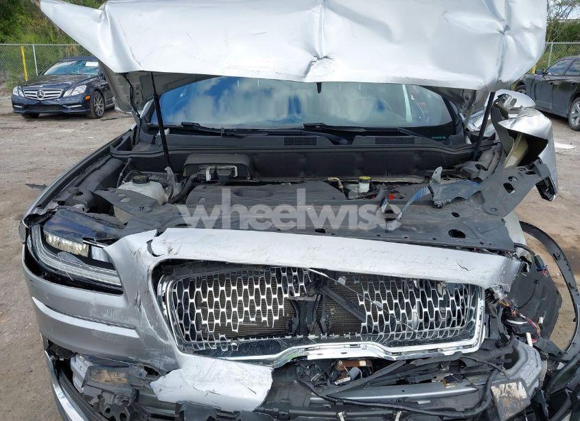 Photo 10 of 2020 Lincoln Nautilus STANDARD (VIN 2LMPJ6J95LBL25595)