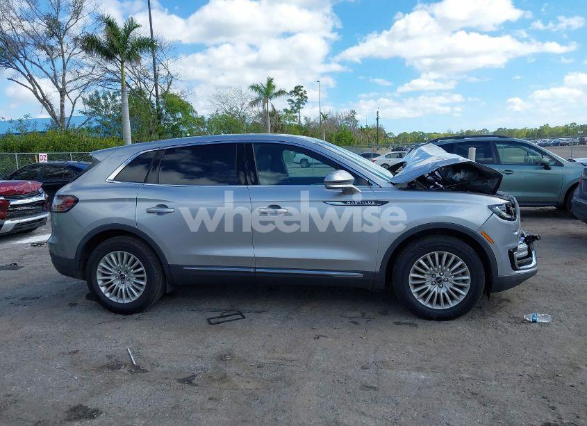 Photo 13 of 2020 Lincoln Nautilus STANDARD (VIN 2LMPJ6J95LBL25595)