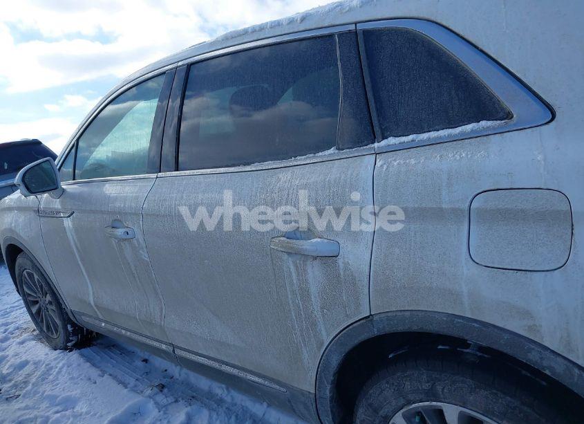 Photo 14 of 2020 Lincoln Nautilus STANDARD (VIN 2LMPJ6J9XLBL29285)