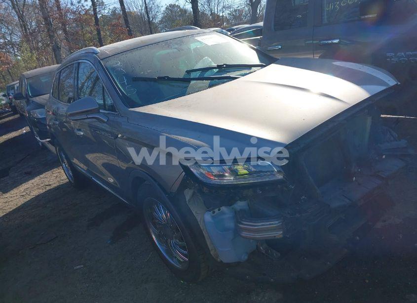 2020 Lincoln Nautilus RESERVE (VIN 2LMPJ6K90LBL02045) main photo