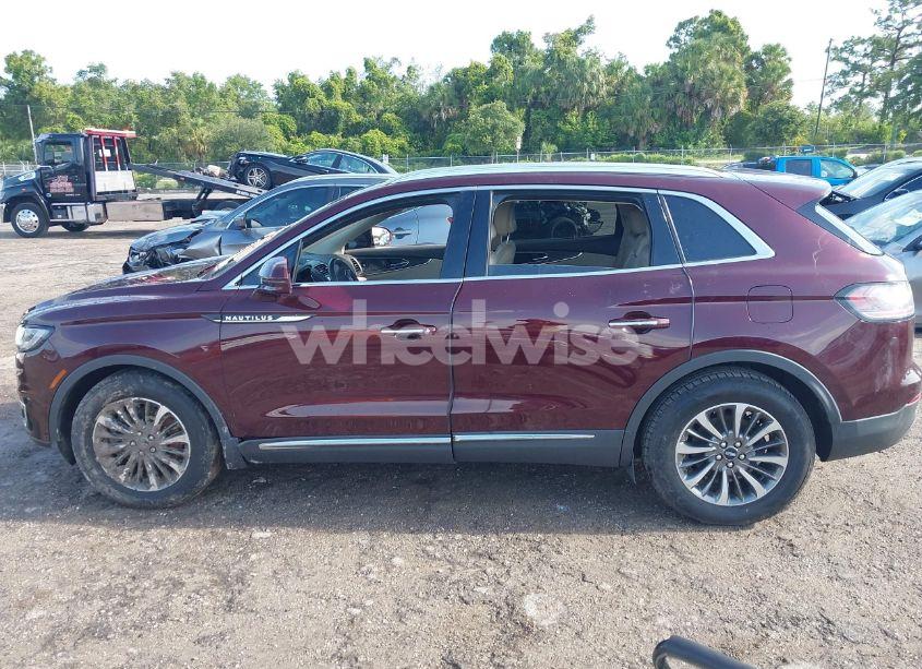 Photo 13 of 2020 Lincoln Nautilus RESERVE (VIN 2LMPJ6K94LBL29717)