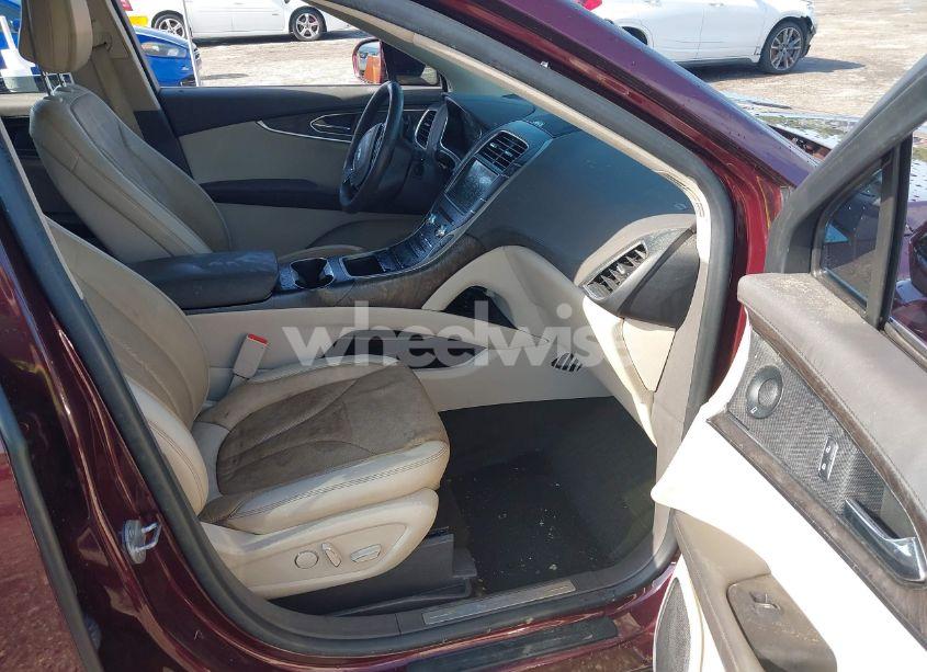 Photo 5 of 2020 Lincoln Nautilus RESERVE (VIN 2LMPJ6K94LBL29717)