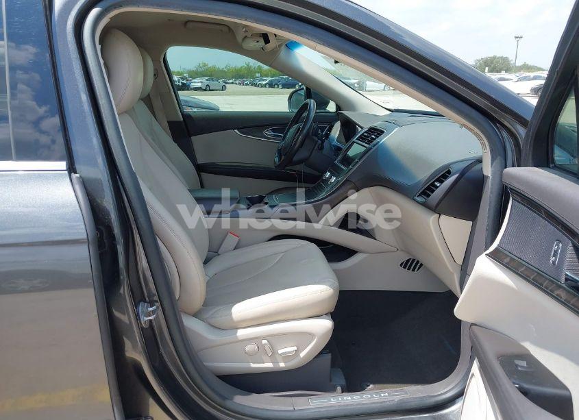 Photo 5 of 2019 Lincoln Nautilus SELECT (VIN 2LMPJ6K99KBL42848)