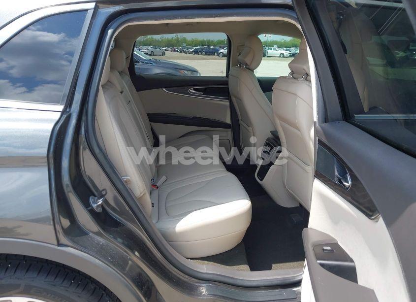 Photo 8 of 2019 Lincoln Nautilus SELECT (VIN 2LMPJ6K99KBL42848)