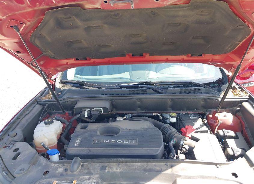 Photo 10 of 2019 Lincoln Nautilus RESERVE (VIN 2LMPJ6L98KBL18748)