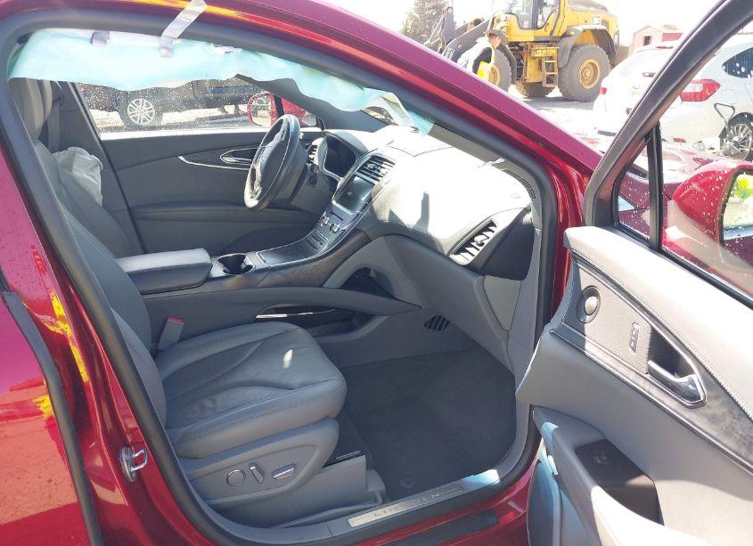 Photo 5 of 2019 Lincoln Nautilus RESERVE (VIN 2LMPJ6L98KBL18748)