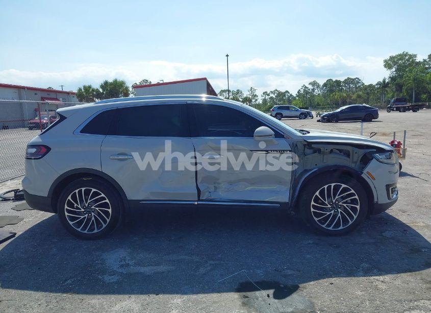 Photo 13 of 2019 Lincoln Nautilus RESERVE (VIN 2LMPJ6L99KBL36336)