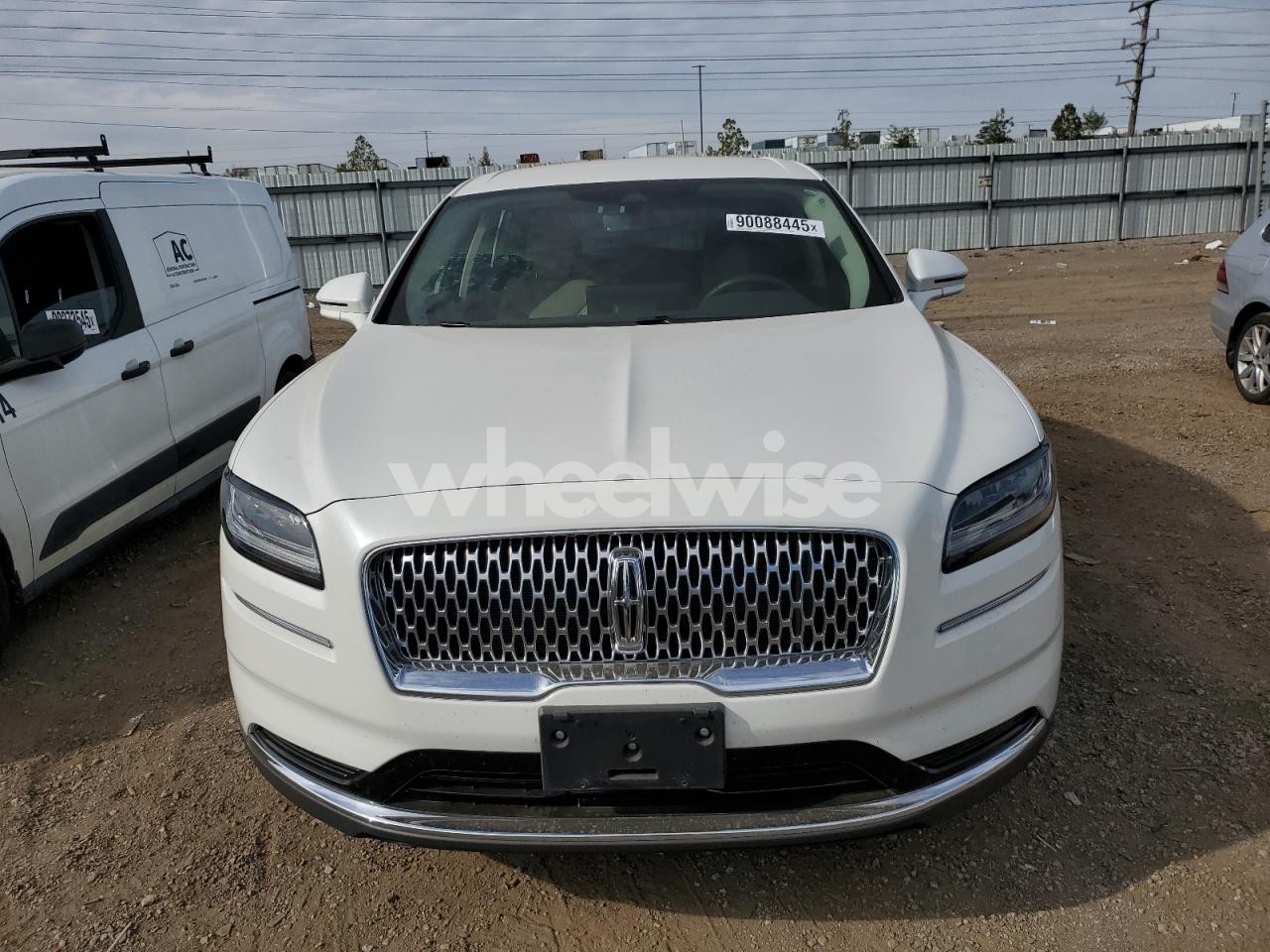 Photo 5 of 2022 LINCOLN NAUTILUS (VIN 2LMPJ8J98NBL17067)