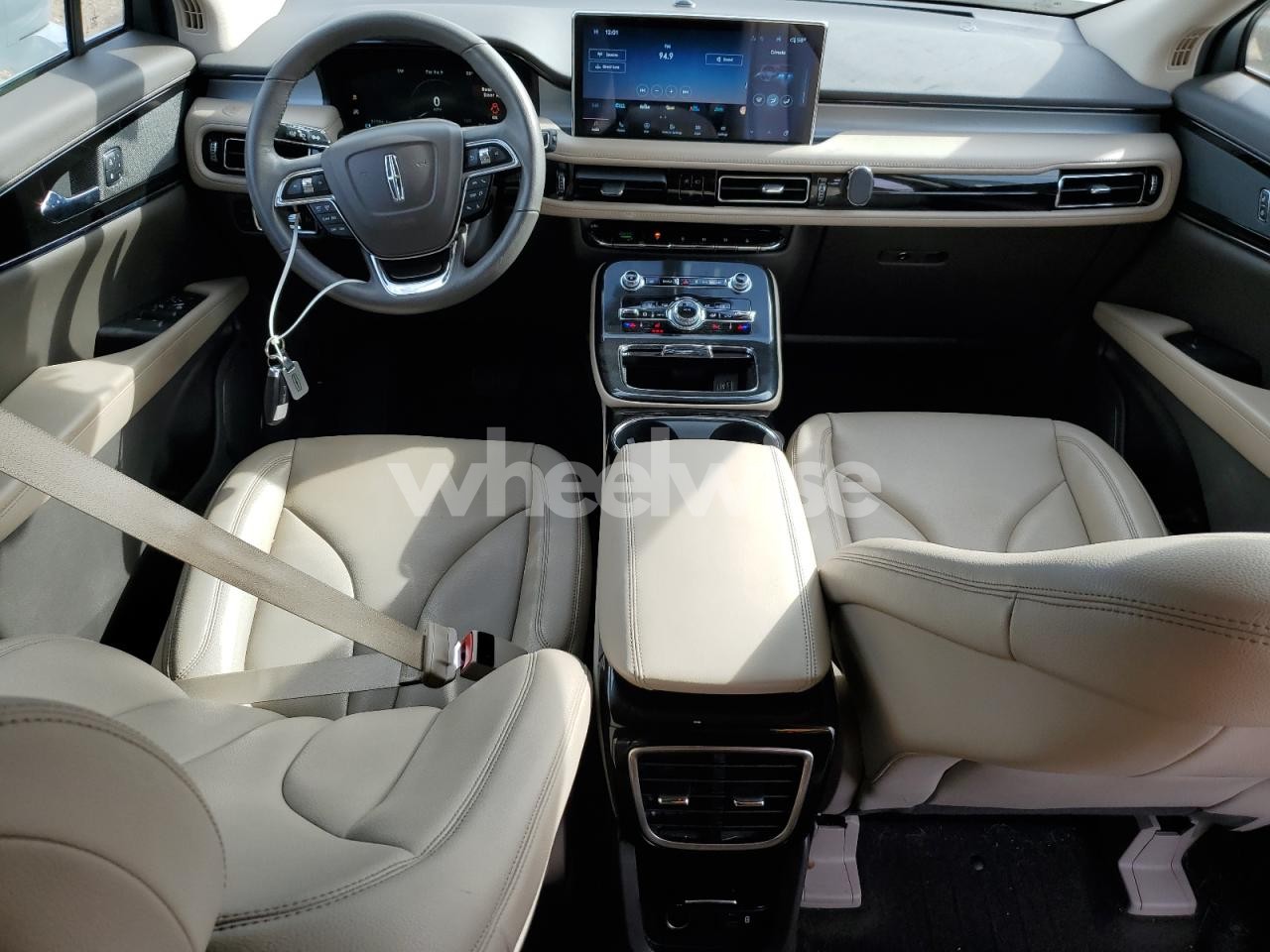 Photo 8 of 2022 LINCOLN NAUTILUS (VIN 2LMPJ8J98NBL17067)