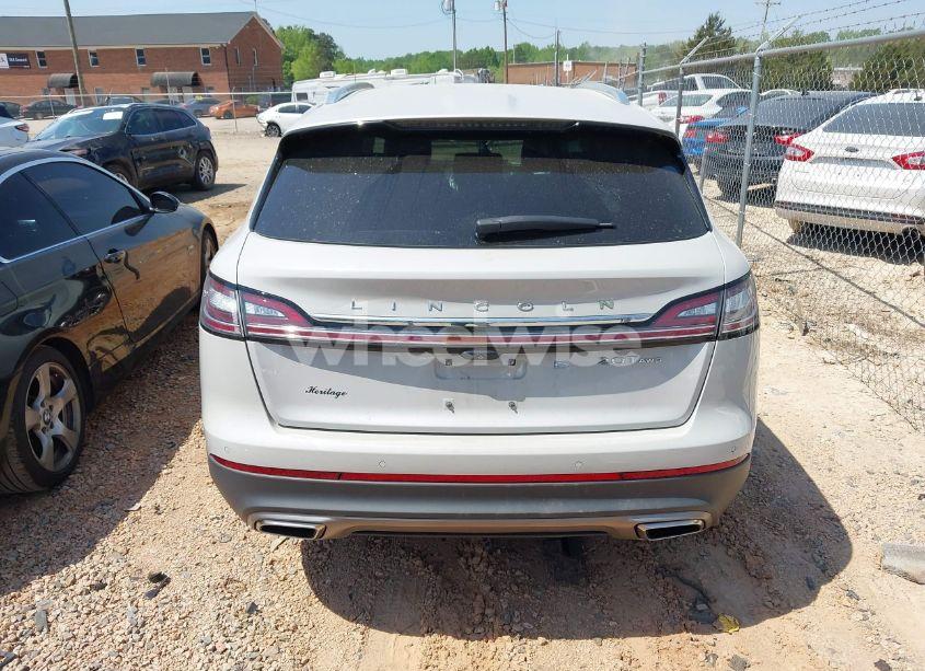 Photo 16 of 2020 Lincoln Nautilus STANDARD (VIN 2LMPJ8J99LBL00372)