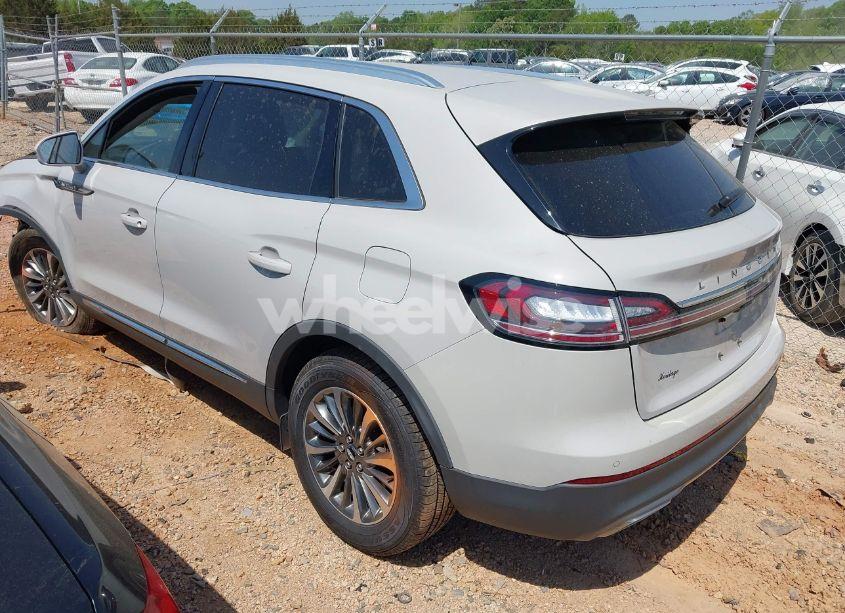 Photo 3 of 2020 Lincoln Nautilus STANDARD (VIN 2LMPJ8J99LBL00372)