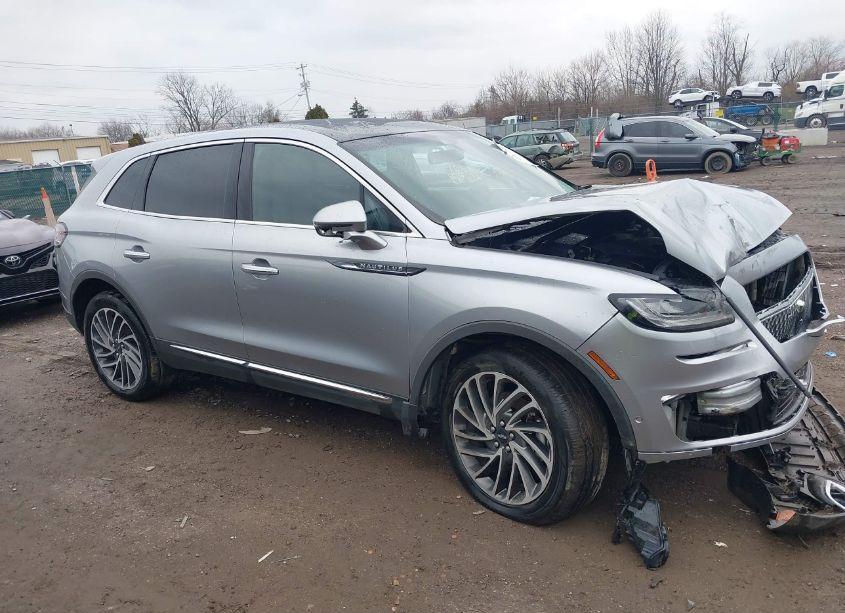 Photo 13 of 2020 Lincoln Nautilus RESERVE (VIN 2LMPJ8K91LBL00039)