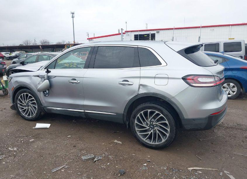 Photo 14 of 2020 Lincoln Nautilus RESERVE (VIN 2LMPJ8K91LBL00039)