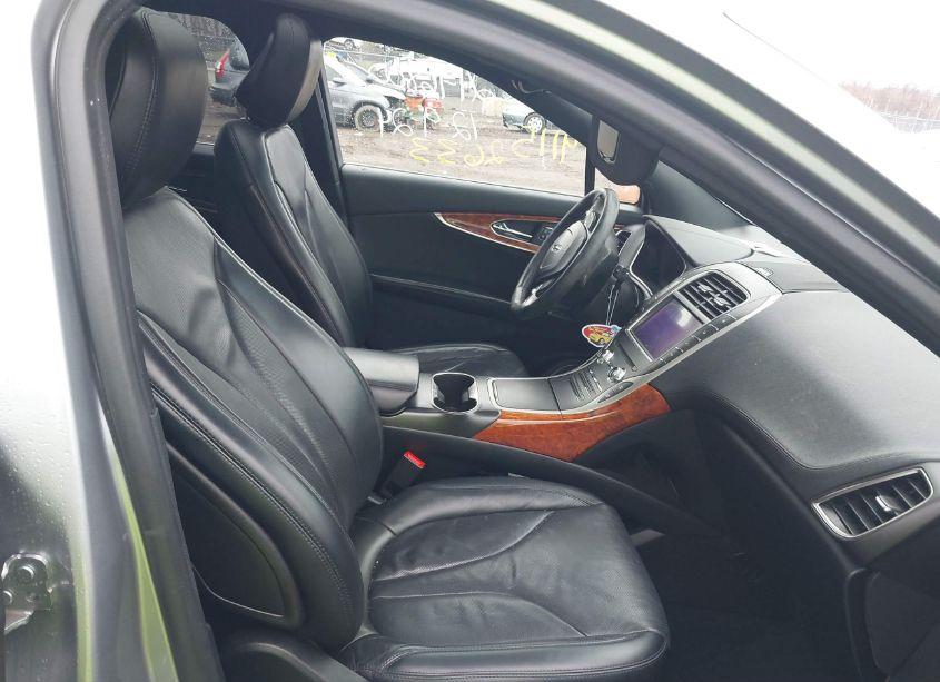 Photo 5 of 2020 Lincoln Nautilus RESERVE (VIN 2LMPJ8K91LBL00039)