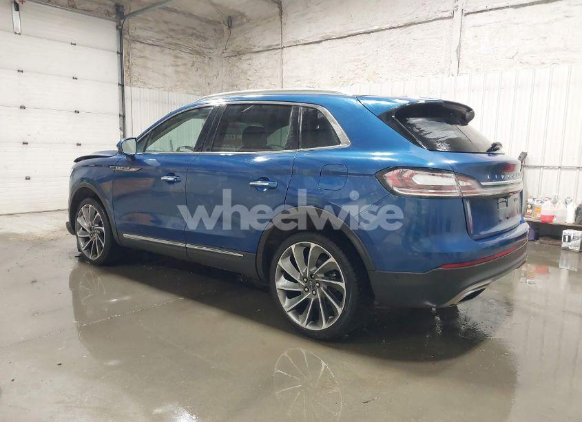 Photo 3 of 2020 Lincoln Nautilus RESERVE (VIN 2LMPJ8K92LBL11017)