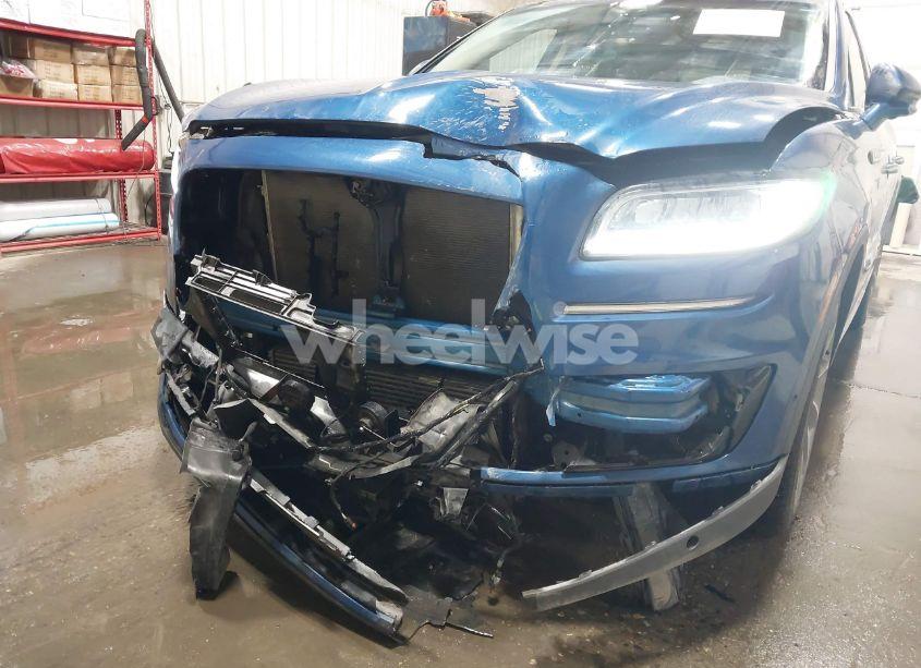 Photo 6 of 2020 Lincoln Nautilus RESERVE (VIN 2LMPJ8K92LBL11017)