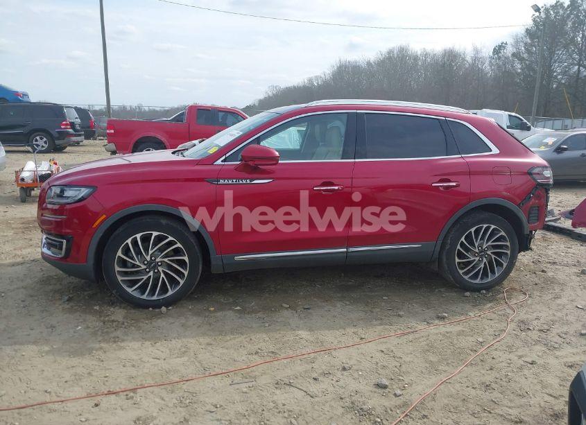 Photo 15 of 2020 Lincoln Nautilus RESERVE (VIN 2LMPJ8K94LBL08667)