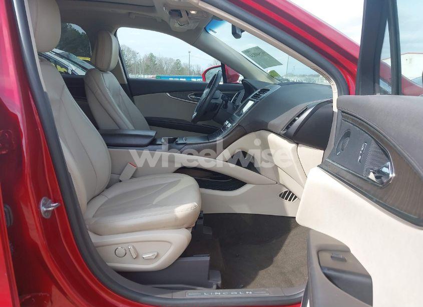 Photo 5 of 2020 Lincoln Nautilus RESERVE (VIN 2LMPJ8K94LBL08667)